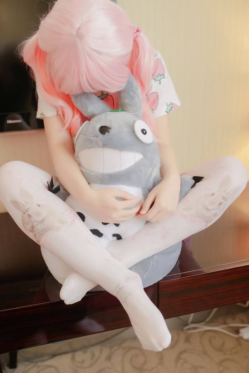 图库-少女映画 之龙猫与少女 - Cute loli girl playing with her doll (45P)